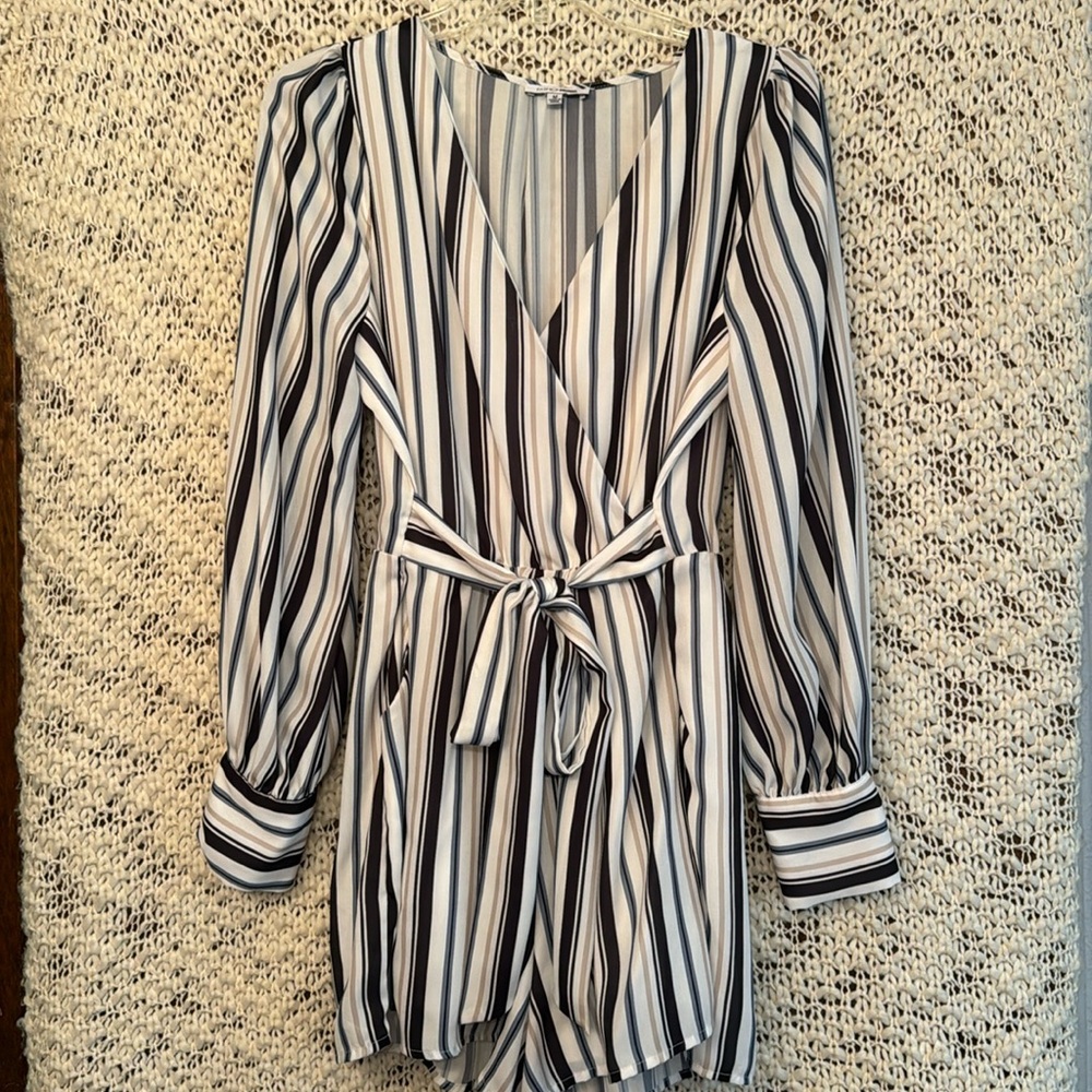Medium Adult II Fashion Nova II GREAT CONDITION